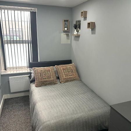 2 Bedroom Flat With Hot Tub Cardiff Kültér fotó
