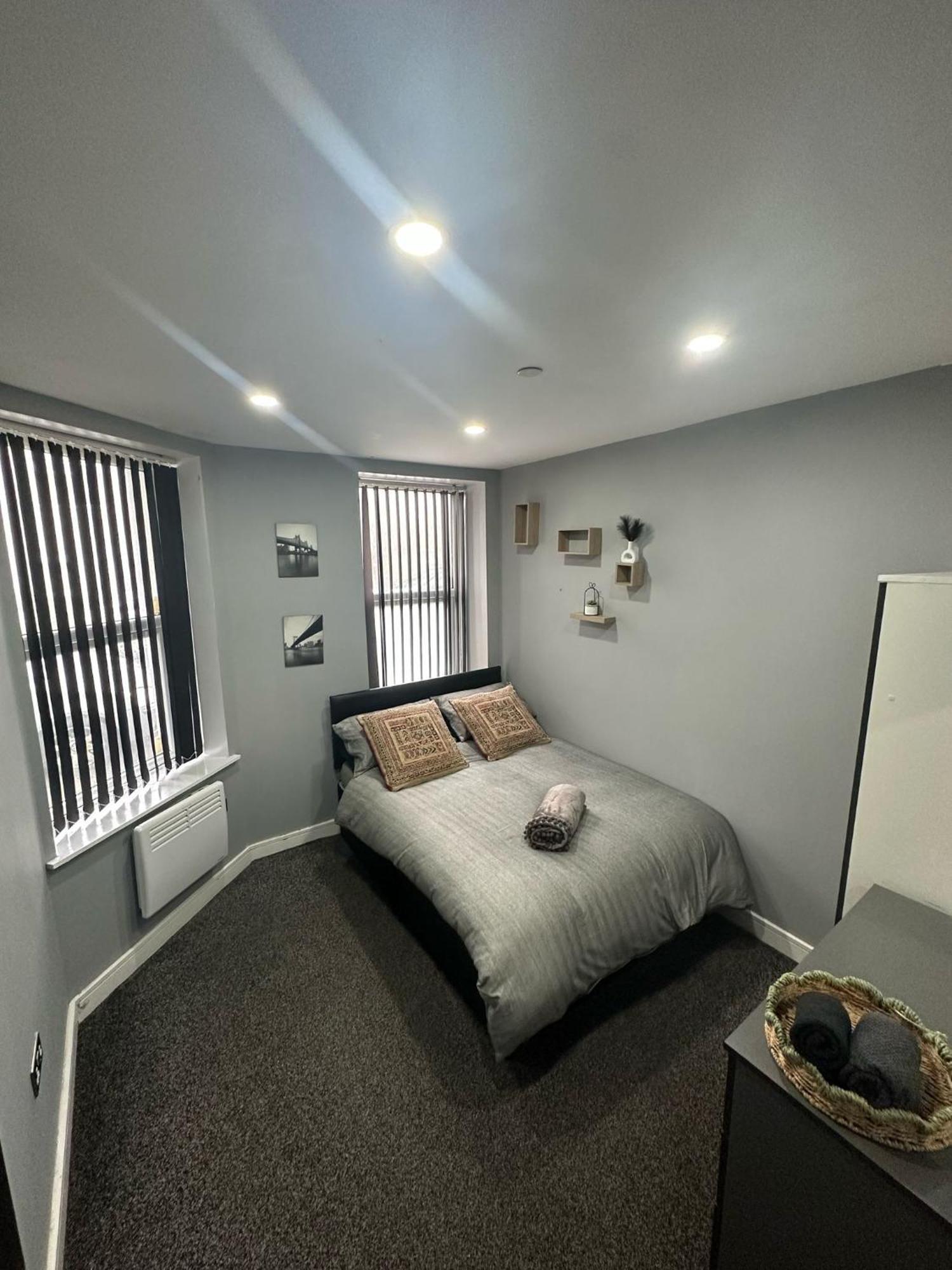 2 Bedroom Flat With Hot Tub Cardiff Kültér fotó